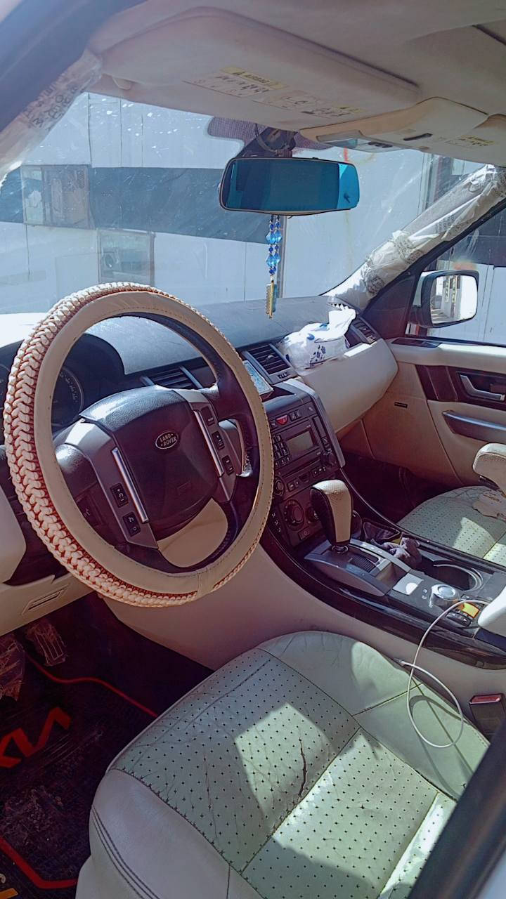 السلام عليكم للبيع فقط
رانج روفر 2008 محدث 13 سبورت محرك 8 سلندر العادي شمالي بيهه شبر صبغ تكحيل بالصندوك 

تبريد شغال 
محور لوي 
كشنات كهرباء
فتحه 
سعرها 90وبيها مجال بسيط 
مكاني ديالى ***********
