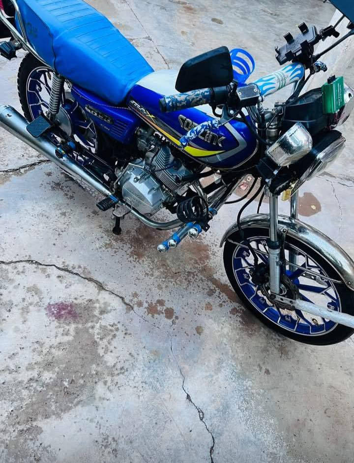 سيفان للبيع محدث 24 فول نشاط وترتيب الدراجه انضف من الصورة وشرط اي نقص مابيها ربع دينار ماتصرف عليها السعر 650 وبي مجال للشراي رقمي *********** بي واتساب
