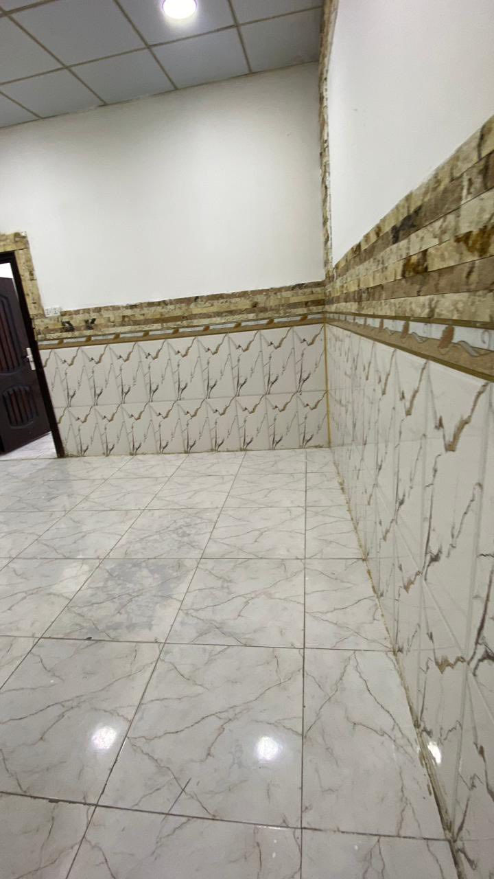 سلام عليكم شقه للايجار في البراضعيه شارع المنتضر الشقه تحتوي على غرفتين وصاله وصحيات ومطبخ طابق اول معزوله للاستفسار مراسله واتساب او الاتصال على الرقم *********** او مراسله وتساب عل الرقم التالي ***********
