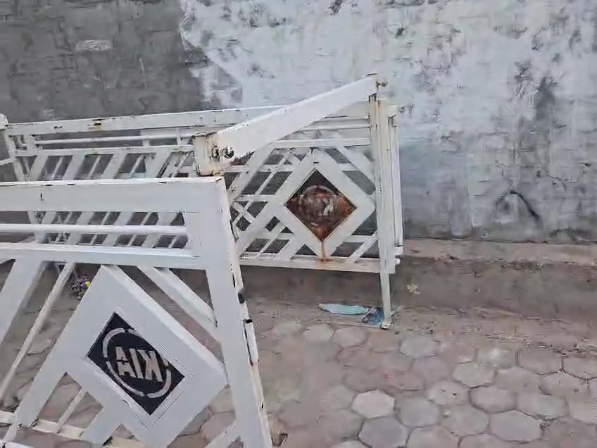 سلام عليكم محجر للبيع كلش نضيف سعر ٣٥٠  وبي مجال عنوان بغداد المحموديه ‏‪***********‬‏ بي واتساب
