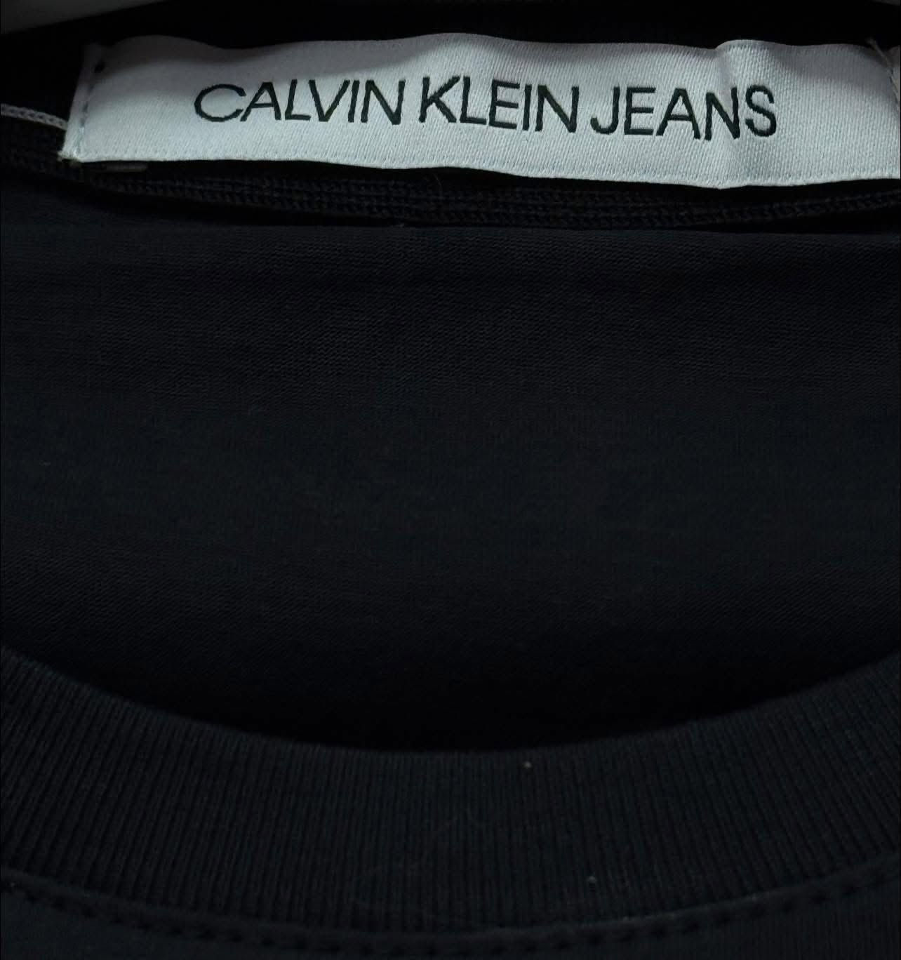 تيشيرت ®Calvin Klein اورجينال نضافة 100‎%‎

قياس : M

غير مستخدم

Calvin Klein Jeans®

———————————————-

يوجد توصيل 🚚 ( بغداد - محافظات العراق )

☎️رقم الهاتف : ***********

للحجز - دايركت
