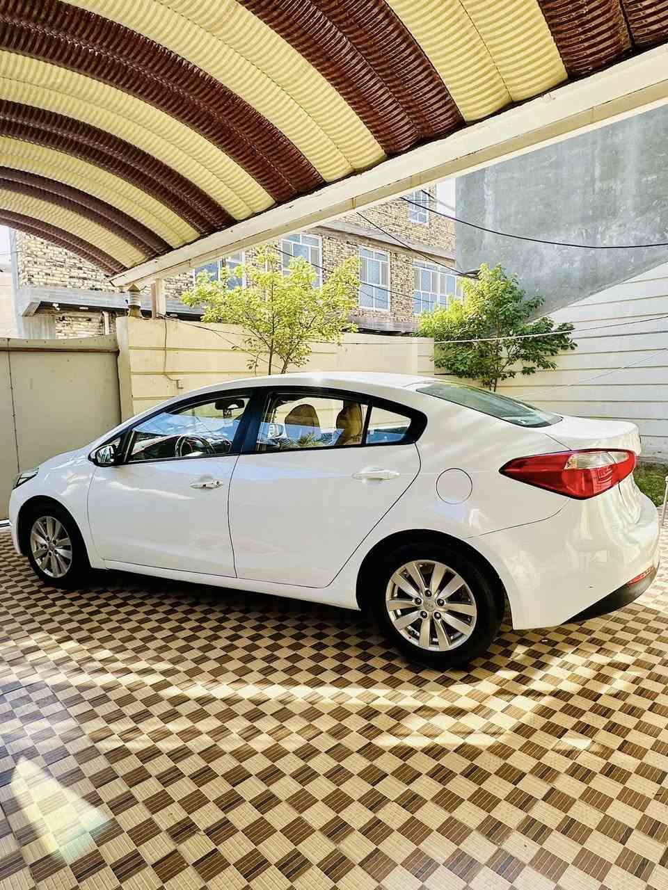 السلام عليكم
كيا سيراتو 2014 خليجي استلام شركه
بيه صبغ قطع ابيع حزام 
تخم تاير حداديه مكينه وكير بلادي ما مفتوحات
منظومه تبريد جديده
السعر 98 وبيه مجال 
رقم اربيل تريد تحويل او وكاله
مكان السياره بابل/مركز المدينه
***********
