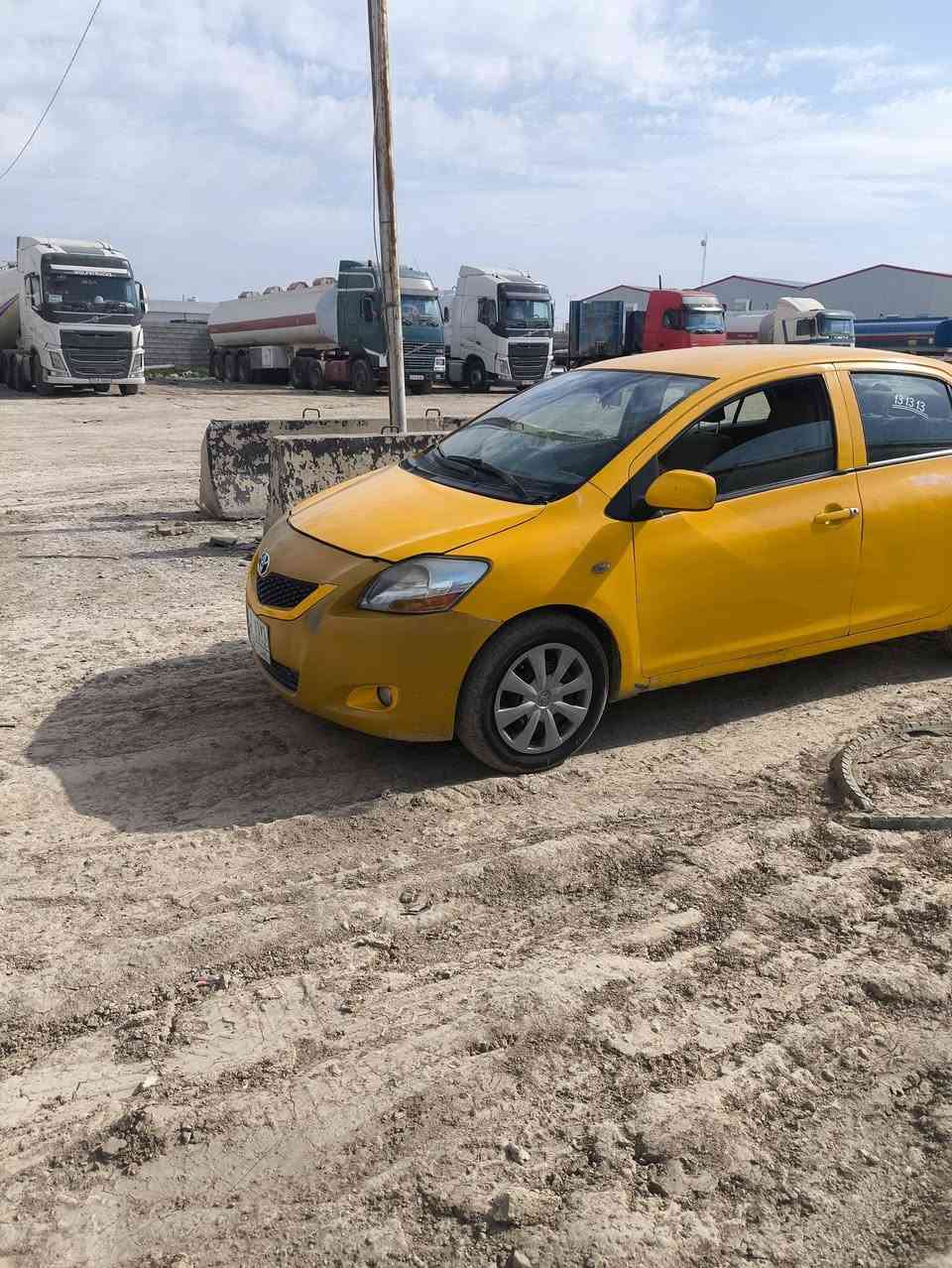 للبيع يارس خليجي موديل 2009 محرك حجم 16 تبريد شغال سنويه لل27 شرط التحويل مشروع وطني تحويلها بكركوك يصير وبطاقه بانزين بيها سياره مابيها دواخل ولاشواصي سعرها 65 وبيها مجال مكانها كركوك حزيران ‏‪0776 909 2434‬‏ مكلف بالنشر
