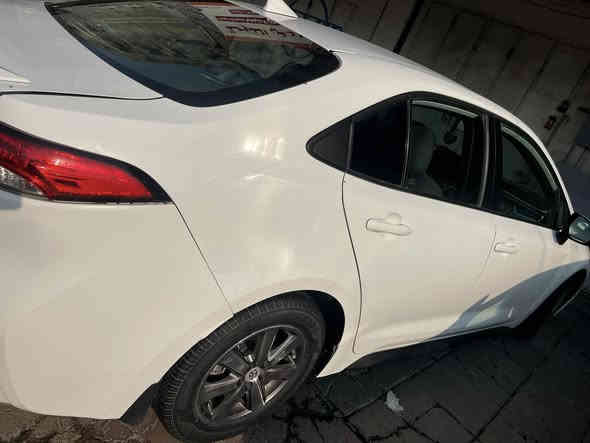 تويوتا كورلا للبيع 2020 se  
رقمها بغداد ماشيه 87700 كم 
معروفا مواصفاتها حادثها مرفق صور سونارها 
سعرها 135$ وبيها مجال 
رقم موبايل ***********
مكان سياره بغداد
