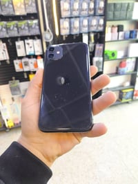 آيفون ١١ • ٦٤ • الموصل الأيسر