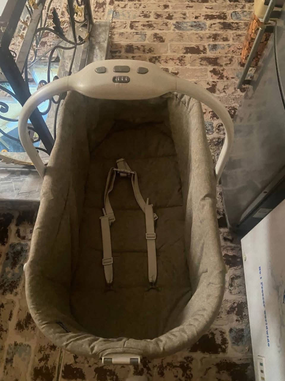 Baby hug 4 in 1
ابتكار chicco المميز (سرير ، كرسي عالي ، كرسي طاولة ، اريكة مريحة) 
السعر ١٧٥ الف المطلوب السعر الحقيقي ٣٥٠ الف


**إذا كنت صاحب هذا الإعلان وتريد حذفه لأي سبب، رجاءا أرسل رسالة إلى الدعم الفني**