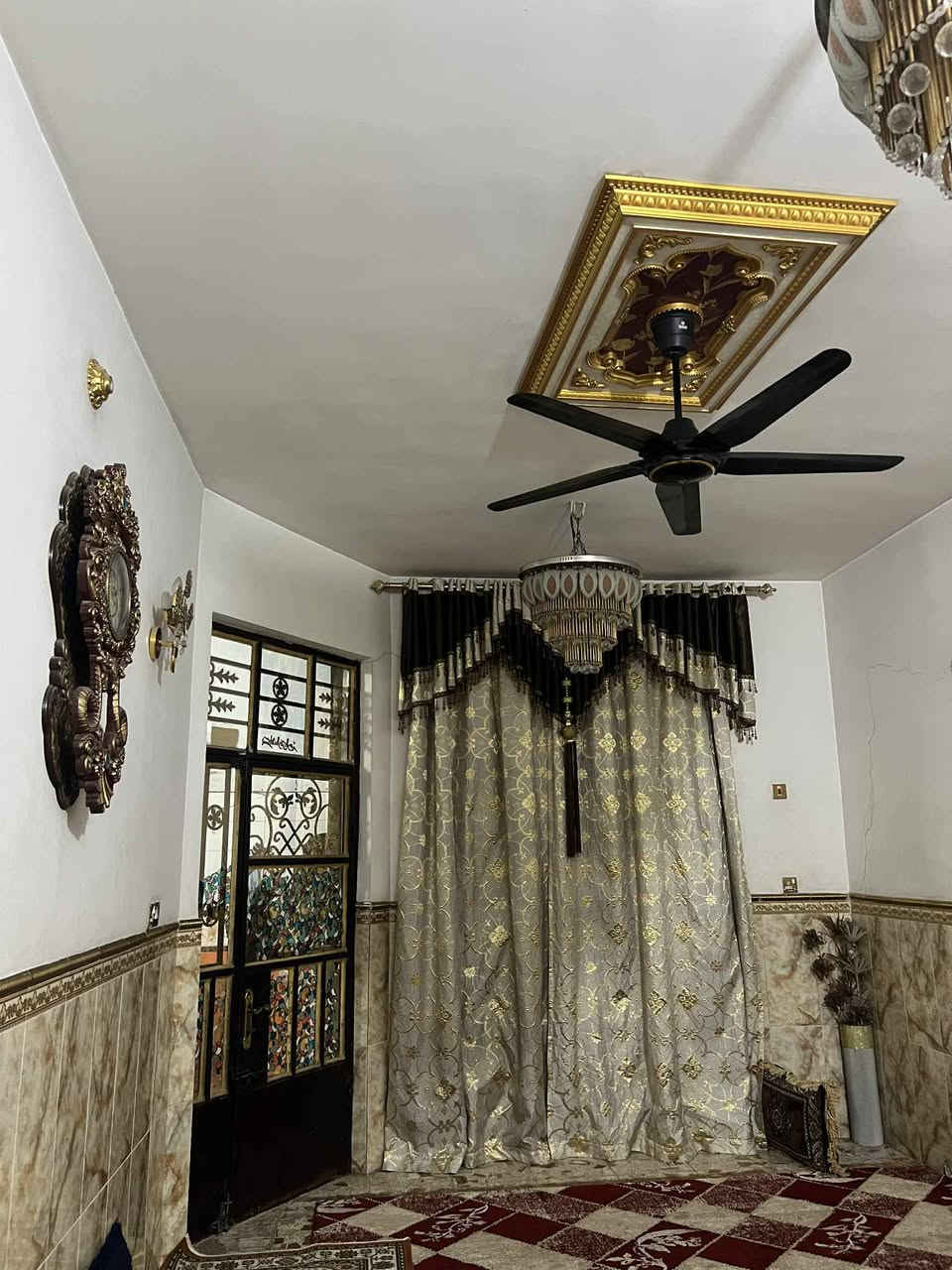 بيت لبيع 144 متر مدينه الصدر قطاع 60 
***********
