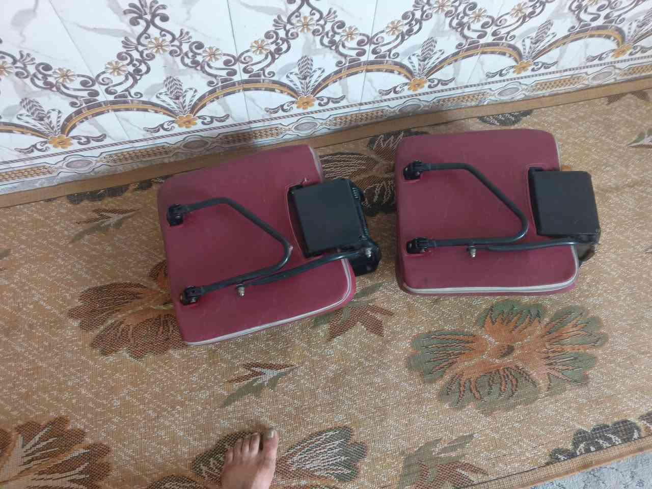 تخم كراسي مال فوتو الوان للبيع جدد ما مستعملات لو دقيقه واحده مكاني بغداد حي البتول السعر ١٤٠. ***********
