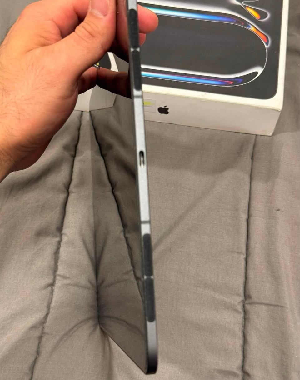 للبيع iPad Pro13 M4
● شاشة رائعة

 ● ذاكرة 512GB

 ● بطارية جديدة 100%

 ● عدد دورات الشحن: 97

 ● الجهاز بحالة ممتازة جداً

 ● مع كامل الملحقات

 ● استعمال نظيف وخالٍ من المشاكل

***********
