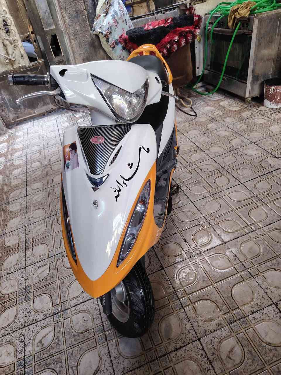 سلام عليكم دراجه كامكو جي فور مال حاوية دراجة كهربائيات كلها شغال دراجه شلعه ومعدل فول دراجه نضافه فول دراجه مامفتوحه دراجه حلوه نضيفه دراجه كل نقص مابيها دراجه صارلها 20 يوم من طالعه من الوكيل مكاني نجف السعر 575 وبيها مجال الرقم ***********
