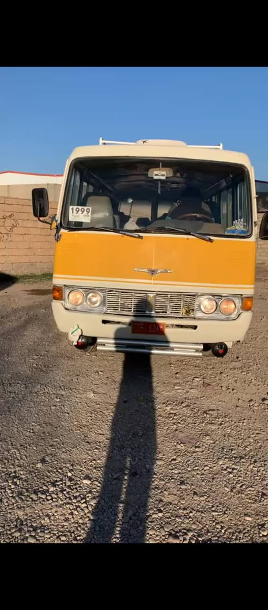 بسم الله الرحمن الرحيم كوستر سنفوره للبيع موديل 82معمره جديد رقم كركوك صاحبها بكركوك شرط الوكاله محدث حصه كاز السعر 5500 رقم  *********** واتساب***********
