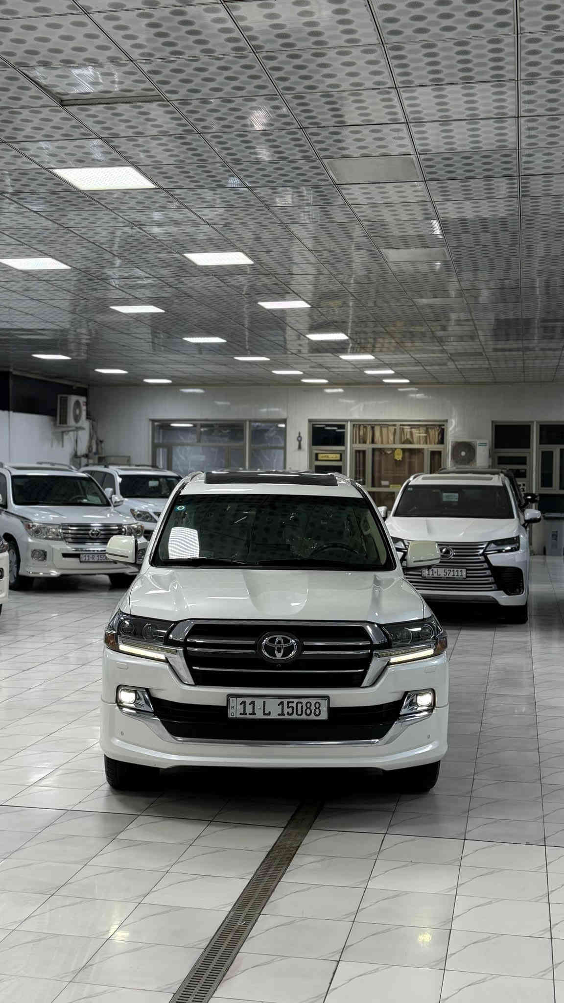 ماشي60 اصل 

السعر.   570
مكفوله من الصبغ والبارد وشخط كفاله عامه 

بسم الله 🦅🦅🦅🦅🦅🦅🦅🦅
تويوتا لاندكروز گراند تورنك 
 ساز اصلي 8سلندر 4.6 موديل 2020 كفاله عامه من صبغ البارد 
السياره جديد حيل
عله وضع الشركه 

رقم بغداد 🦅🦅🦅🦅🦅🦅🦅
‏‎المواصفات فول 1/1                                                           
‏‎فتحه 

مكينه 8 سلندر سلندر وسياره جديده بمعنا الكلمه 

‏‎2 كشن كهرباء 
‏‎تشغيل عن بعد اصلي
‏‎دشبول لكزز عداد لكزز
‏‎صندوق خلفي  كهربائي وشفط
مري قلاب
‏‎5 بصمات
كاميرة 360’درجة 🦅🦅🦅🦅🦅🦅
شاحن لاسلكي 
‏‎تحكم ستيرن فول 
‏‎دبل ماوس🦅🦅🦅🦅🦅🦅🦅
‏‎انارة ترحيب 
‏‎دوسات ليزرية كتابة LAND CRUISER
‏‎ثلاجة🦅🦅🦅🦅🦅🦅🦅🦅
‏‎حساس امامي+خلفي
بجم زنون 
‏‎مري شفط +قلاب 
‏‎اشارة بالمري
8 ايرباك
‏‎زراك الايت 
وباقي المواصفات المعروفه 
كفاله عامه  من الصبغ البارد وشخط 

الون ابيض  ميتاليك ولونها يخبل  وبلعافيه عليشتريها 

لاستفسار اكثر *********** 🦅🦅🦅🦅

العنوان بغداد الراشديه
