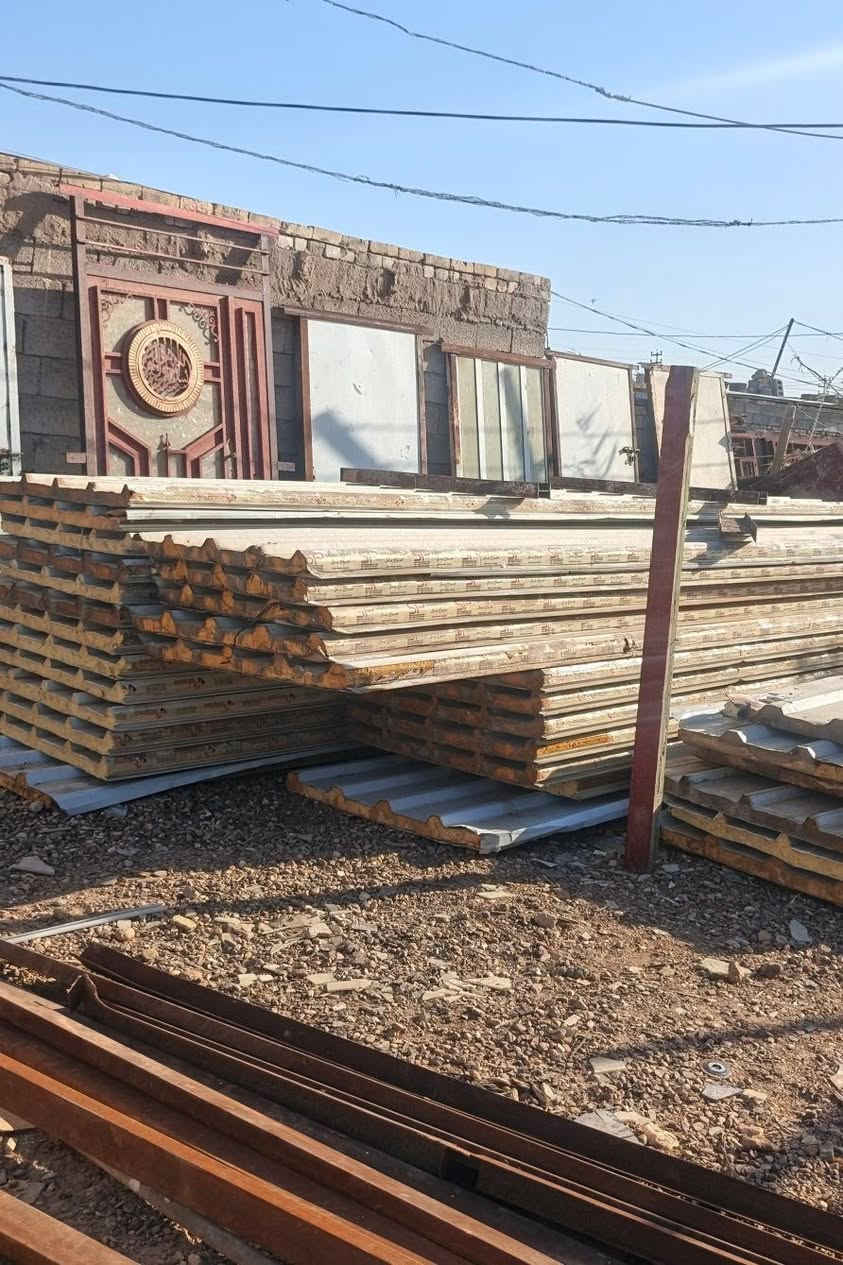 متوفر سندويج سقفي طول 6ونص و6 و4 
متوفر سندويج جداري طول 3 و3الا ربع 
العنوان العمارة الخدمي مال حي الرفاق 
***********
