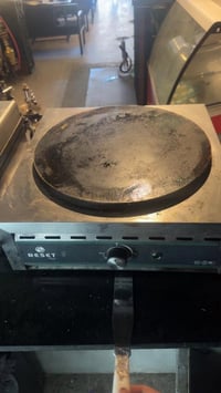 غراض مطعم للبيع شلع فرن حجري حجم كبير قلايه 3 مدافع قلايه منضديه طباخ ...