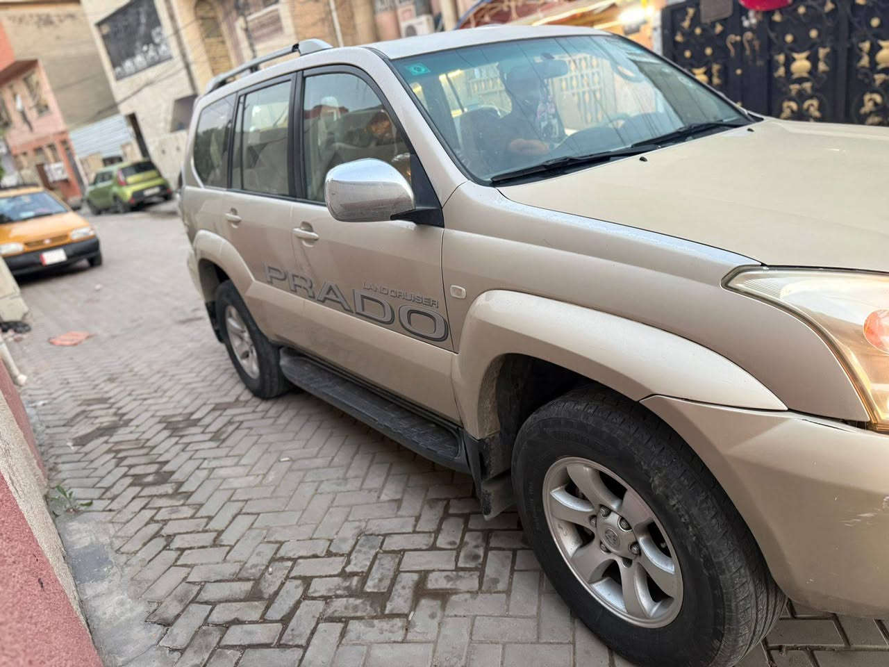 السلام عليكم برادو خليجي 2008VX فول موصفات عنوان بغداد 
مكينه 4000 /6 سلندر 
ماشيه148كيلو حقيقي
فتحه سقف 
مري شفط
دبل تانكي
سبير تعليك
كير مكينه خير من الله 
تخم تاير جديد
7 راكب داخل بيجي مدوشم جديد
السعر 145وبيها مجال
بيها البنيد صبغ اثر جراد والباقي السياره كفاله 
رقم بصره دولي هزة جديدة
بسمي تحويل ثاني يوم ***********
