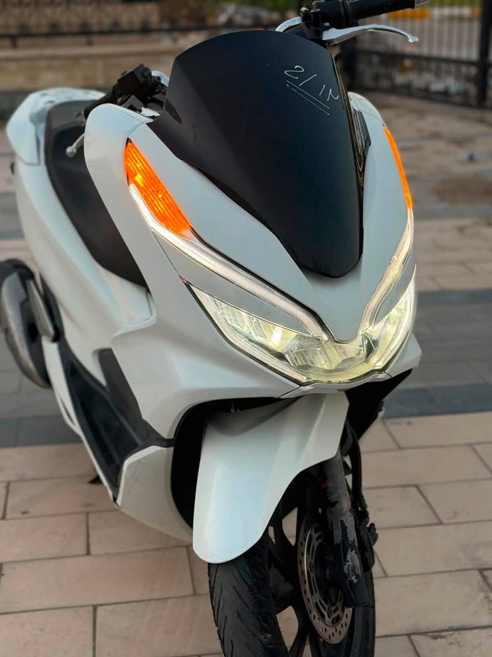 السلام عليكم دراجه pcx جيل الثالث   مكينه 150  دراجه مكفوله كفاله عامه مال رمبه حساس ازدحام حساس ستان تتدفئة بل يدات لد أمام لد خلفي مكينه برغي ممفتوح بيه شلعه معدل فول مال جناي دراجه تتعب تكول جديده ماشيه 10 الف حقيقي على ايدي كتلوكات الرمبه بيه السعر 14ونص وبيه مجال العنوان بغداد الهاتف ***********اتصل وبيك خير ودلل
