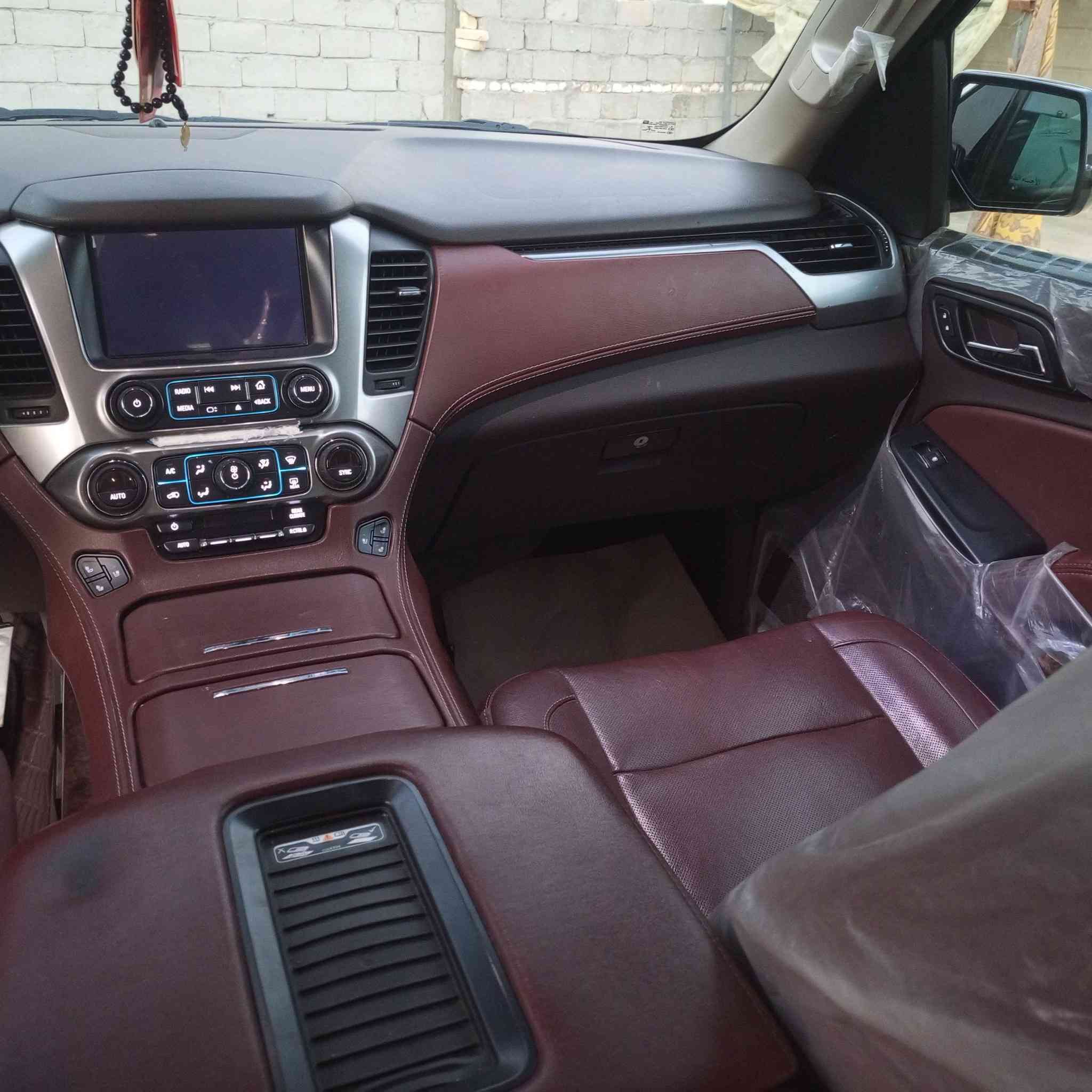 السلام عليكم تاهو 19خليجي للبيع فول مواصفات بريميه رقم بغداد كفاله من الصبغ فقط باردبربع البابين استفسار ***********
