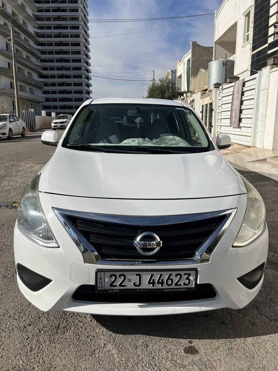 نیسان سەنی محدیل 2019 سەیارەکە یەدە نیکلە مواسفات هیندیە عساسە تۆماتیک چوار تایە و ویلی نوێیە هەزە و فحس و رەقەمی نوێیە بەینی دەرگاو جاملخ سبوغە بێ ژۆرێ لەگەل دوو جێ ساردی هەیە 160Km. ڕۆشتوە گێر و مەکینە تەبریت بەشەرت ***********
