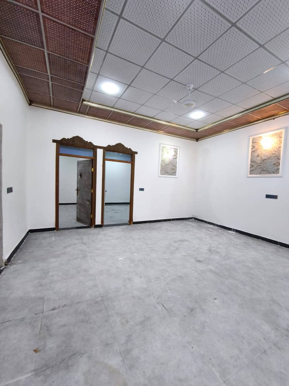 أسعد ألله اوقاتكم بكل خير ✨
***********
يتوفر ثلاث دور سكن للبيع التفاصيل ⬇️
المساحة البيت الواحد160
نوع العقار طابو زراعي عراقي سند25

الموقع البصرة أبو الخصيب طريق سيد حامد 

يحتوي البيت الواحد على غرفتين منام+ ديوان صاله+مطبخ +صحيات داخليه وخارجية

السعر البيت الواحد 82 وبي مجال
باقي الاستفسام الاتصال على 
***********
