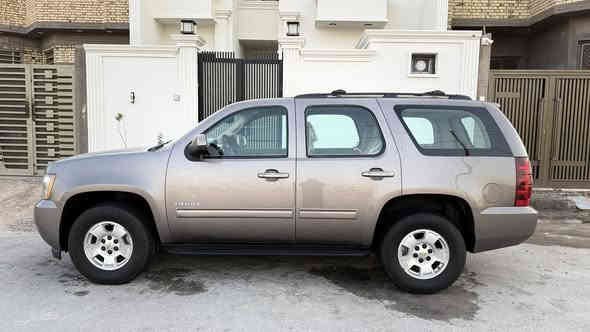 تاهو ( ادوات )  الموديل 2012 لون چكليتي خليجي داخل عسلي  LT تو ويل السياره كلش كلش جديده كفاله من الضربه والكص والفتح والصبغ كفاله عامه طخم تاير جديد كواتم ابلاد  السياره جاهزه من كل النواحي  السعر 128$  هاتف ***********
