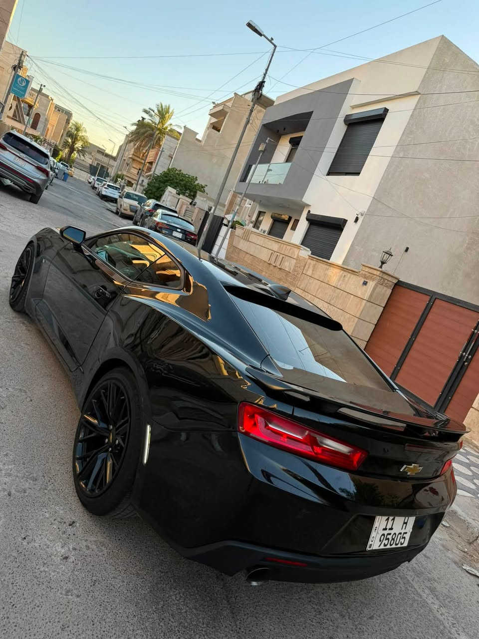 شون الغوالي
من انضف الكماروات الي راح شوفها 
للبيع كمارو RS 2018 V6  فول عدا الفتحة وارد امريكي ضرر نص قطعة صبغ فقط (نص الجاملغ الخلفي ) وبيها بارد على كد جف الايد 
بدون دواخل بدووون ايرررباك ماشية 55
بجم كبس
داخل السيارة جداً نضيف 
تخم تاير جديد 
باتري جديد 
ملاحضة سيارة نص قطعة فقط لتقارنها بلمهجومات 
رقم بغداد تحويل ثاني يوم 
سيارة نضيفة ومصروف عليها
الاضافات..
داخل جلد لونين احمر واسود 
شفتات ستيرن رياضي 
سبايدر ناصي
لحيةZL1
شفقةZL1i
ويل حجم عشرين ZL1
عليها برمجة 
كزوز مرتب وصوت رعب
عليها اورجنل متغير ع التلفون 
لدات بيض
العنوان 
بغداد / زيونة 
السعر 133 وبيها مجال بسيط 
***********
