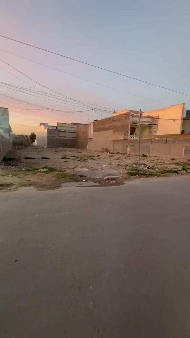 قطعه ارض للبيع او المراوس مساحه ٤٠٠ متر واجه ١٠ مربع الاقتصادين عرض الشارع ١٥ متر شارع الجمعيه بلوك الثاني موقع جدا راقي الأتصال ***********
