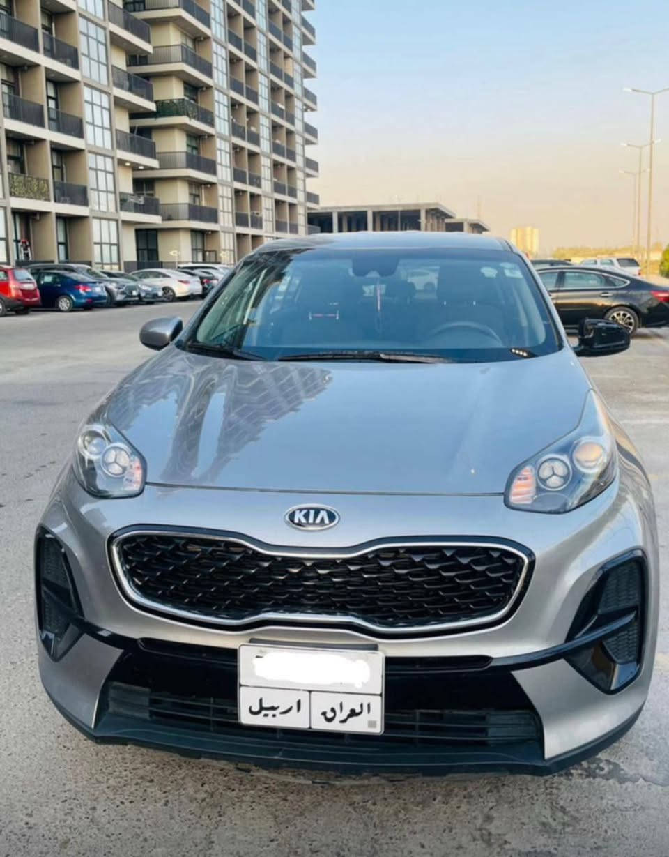 السلام عليكم ، كيا سبورتج 2020 مواصفات LX نظيفة جدا ايرباكات سليمة عدة البردة اليمنة حادثهة جنطة خلفية 
مكينة وكير وتبريد مكفولات وممتازة
السيارة ماشية 100 الف كيلو وداخل نظيف 
رقم أربيل تحويل او وكالة
مكان السيارة بغداد حي الجهاد مجمع السلام 
رايدها ب 158 ورقة
  
تواصل على الرقم 
***********
