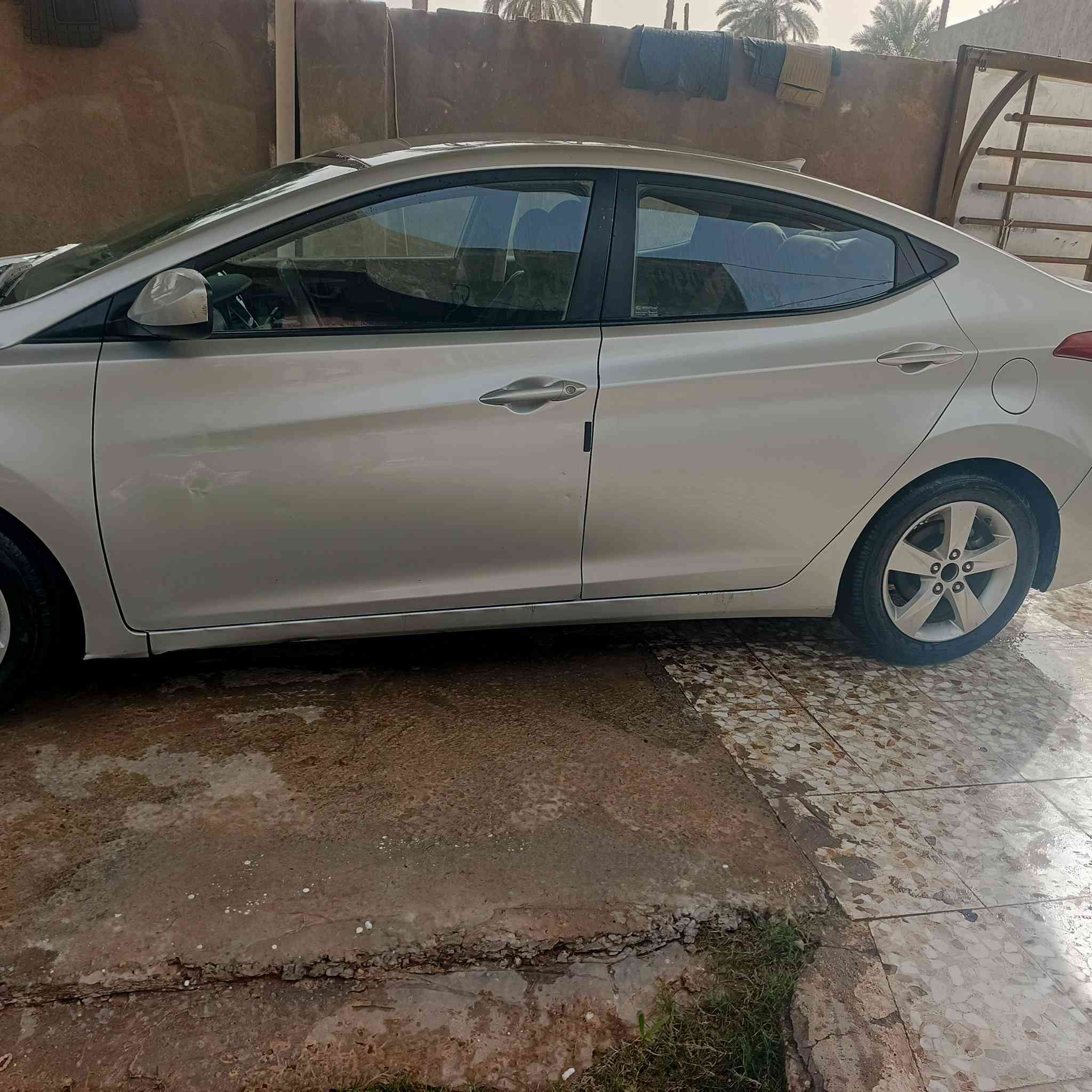 السلام عليكم
النترا للبيع  موديل2016 

السياره باسمي شرط التحويل 

رقم بغداد مشروع وطني 

مكينه 1800 دوش المرغوب  

السياره حادثها موضح بالفيديو 

مكان السياره بالحله 
السعر 113 وبيها مجال 
الشراي يتصل رقم الهاتف 

***********
