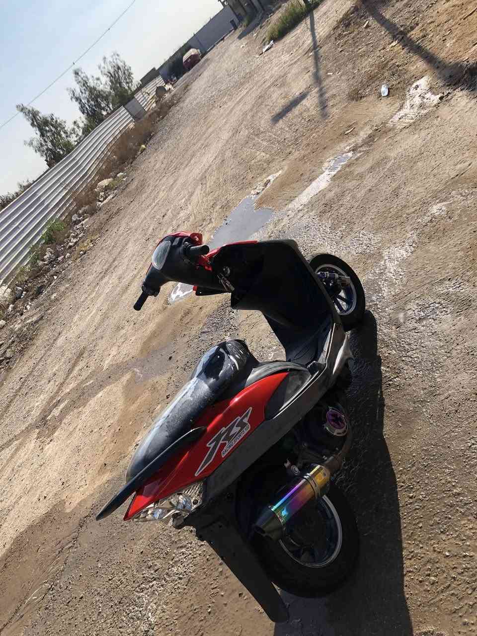 السلام عليكم 
للبيع ماكس عدله الدراجه خير من الله ومصروف عليها بيها صالنصه رياضيه سبايدر كاربون فايبر دبلات اصليه وياله مشيف تشغيلتها نكره سلف وهندر وبيها لايت عدسه متغير الوان عارضها ب475 وبيها مجال  مكاني الدوره
***********
