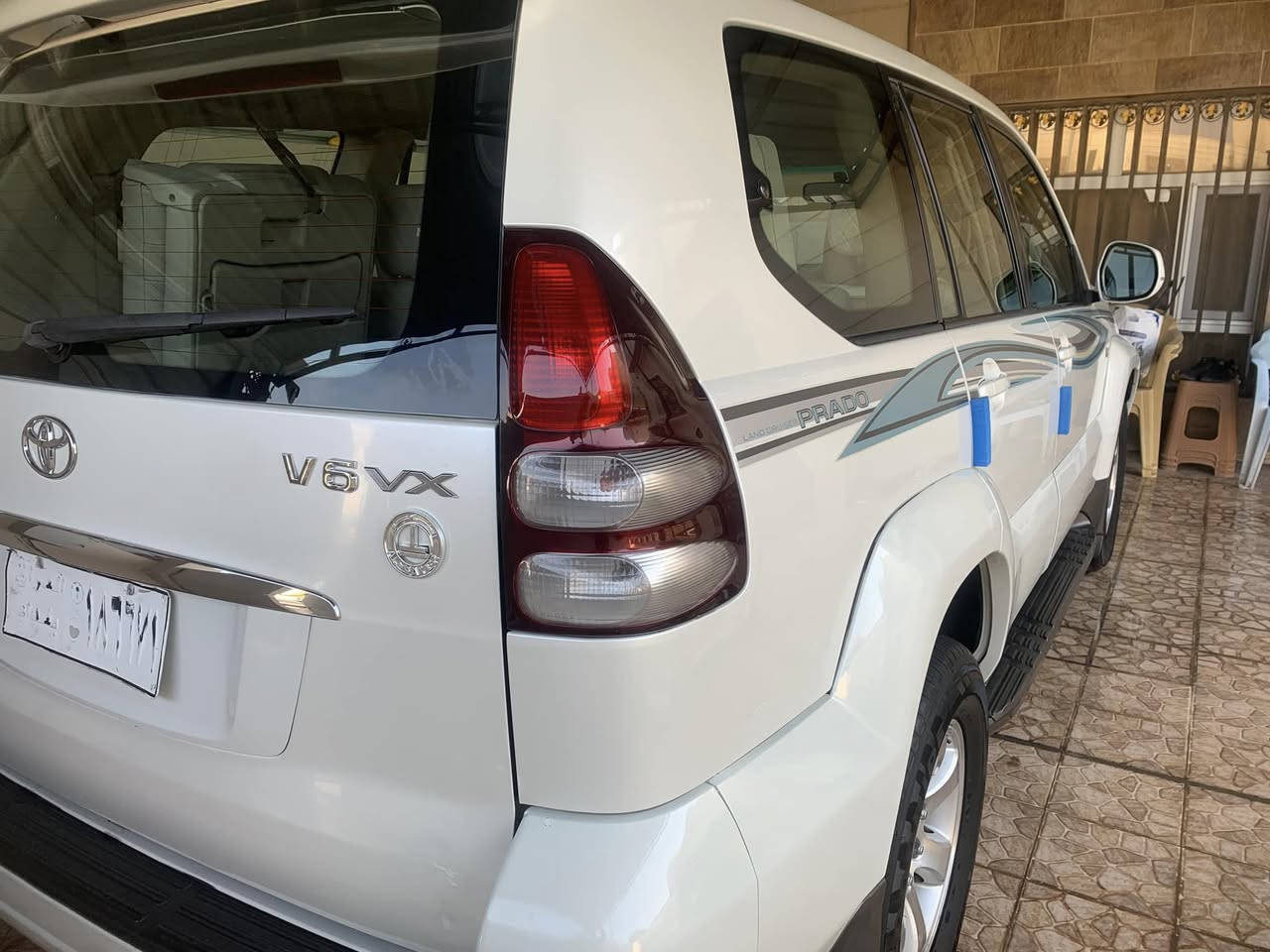 برادو موديل 2009 كويتي محرك 6 سلندر VX
رقم بغداد 
فور ويل 7 راكب فتحة 
سيارة جديدة بمعنى الكلمة
كفالة عامة 
بيها شبر بالبنيد وشبر بالباب الخلفي بسيط
مكان السيارة تكريت 
للاستفسار ***********
