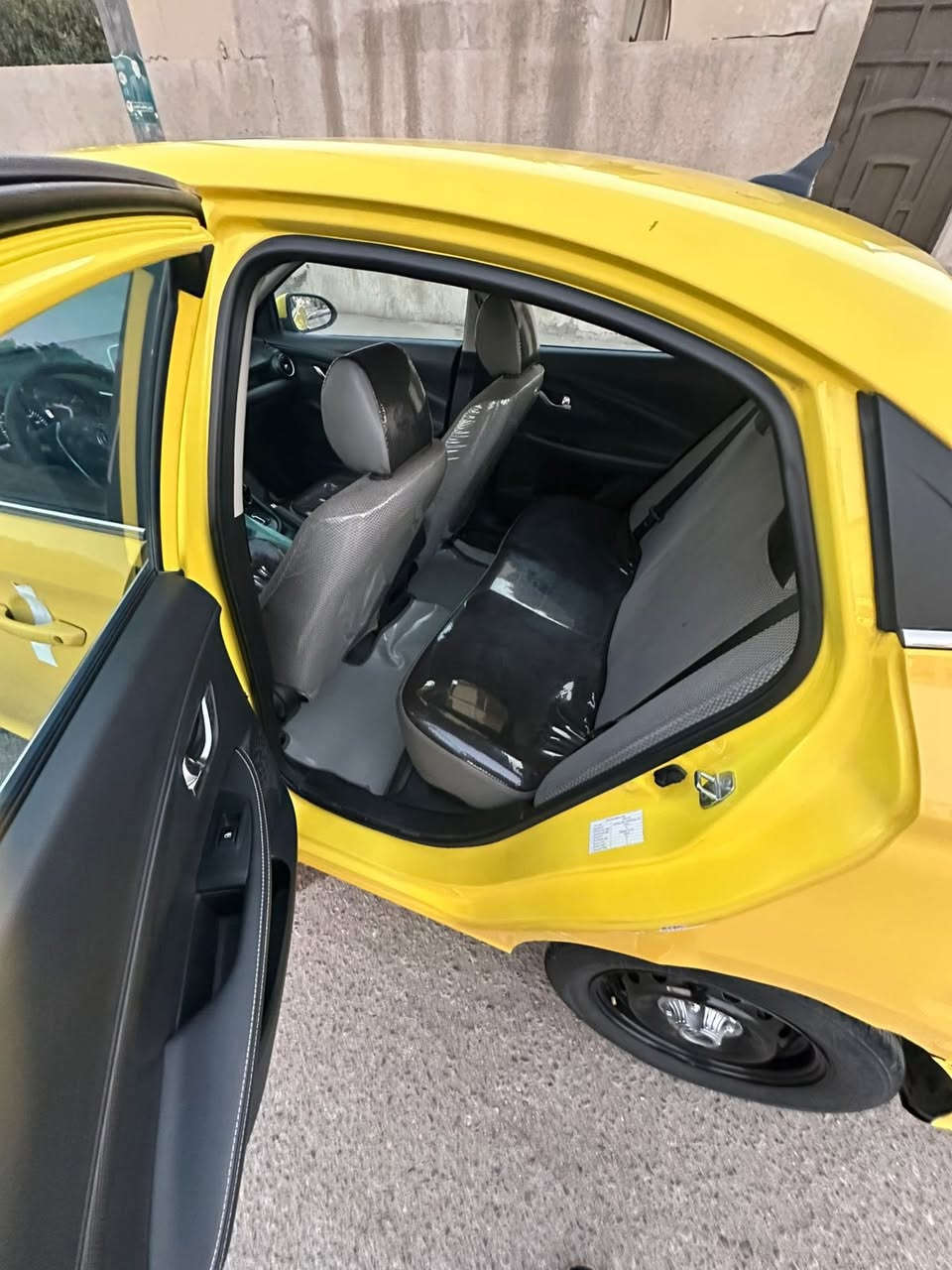 السلام عليكم
شانجان 2024
بيها صبغ صفحة السايق
ماشية 104
مكينة وكير خير من الله
بيها منضومة غاز 
صدر جديد
مدوشمة داخل جديد
السعر 100وبيها مجال
مكان السيارة بغداد الكرخ
للاستفسار ***********
