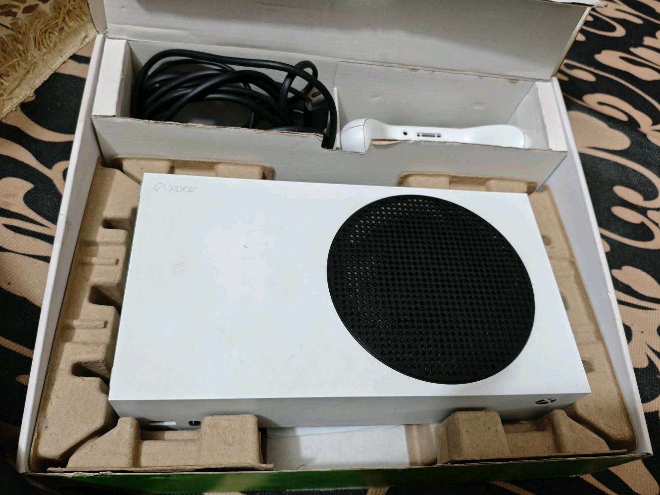 سلام عليكم ••••••••••••
1-سريس اس موديل 22فول نضافة اخو جديدكارتون  غراض كامل بلاد كيم باس شهر سعر340الف لوك ستيكر 
••••••••••••••••••••••••••••••••••••••••••••••••
2سريس اس موديل 21بدون كارتون وكامل ملحقات فول نضافة كيم باس شهر وبي العاب مملوكةدرايفر فيفا21و25وجم لعبة سعرة330الف لوك ستيكر 
••••••••••••••••••••••••••••••••••••••••••••••••
3سريس اس موديل 21فول نضافة كارتون وكامل ملحقات بلادي كيم باس شهر سعرة 330 لوك ستيكر
••••••••••••••••••••••••••••••••••••••••••••••••
4جوستك كيم سير T7 مستخدم بدون كيبل اي كيبل تشتغل بشرط مابيها اي خلل سعرها20
••••••••••••••••••••••••••••••••••••••••••••••••
5بطاريات جوستك ثنين سعرهم12الف صورهم موجوده
••••••••••••••••••••••••••••••••••••••••••••••••6يوبي اس upsشركة فاربر 850حجم مستخدم قليل جداتقريبا12يوم سعرة38الف 
••••••••••••••••••••••••••••••••••••••••••••••••
توصيل موجود تواصل واتس اب ***********