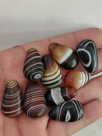 دلو حبشي • خرز جزع • عينين