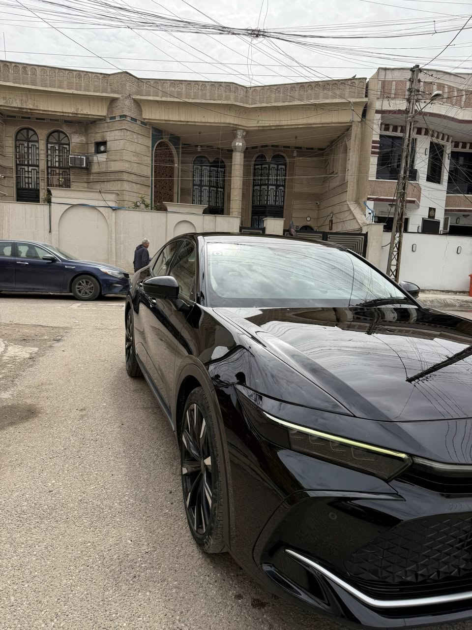 السلام عليكم
تويوتا كراون ماجستا أعلى موصفات وكاله عبد لطيف 
موديل 2023 
رقم بغداد 
ماشيه 59 الف 
سياره مغلفه PPF امريكي اصلي 
سيارة  مكفوله كفاله عامه و سونار موجود ب منشور  
محرك 2400 تبريو 
ويل حجم 21 
فور ويل
ابواب و صندوق شفط 
رادار امامي و خلفي 
بانوراما 
كشنات جلد وكهرباء 
دفئه ستيرن و كشنات 
داتا شو 
تحديد مسار سياقه ذاتيه 
توقف ذاتي 
6 وضعيات قياده 
وبعد بيها هواي موصفات 
السعر : 34.800 دولار  وبيها مجال 
مكاني بغداد بلديات 
الرقم :***********
