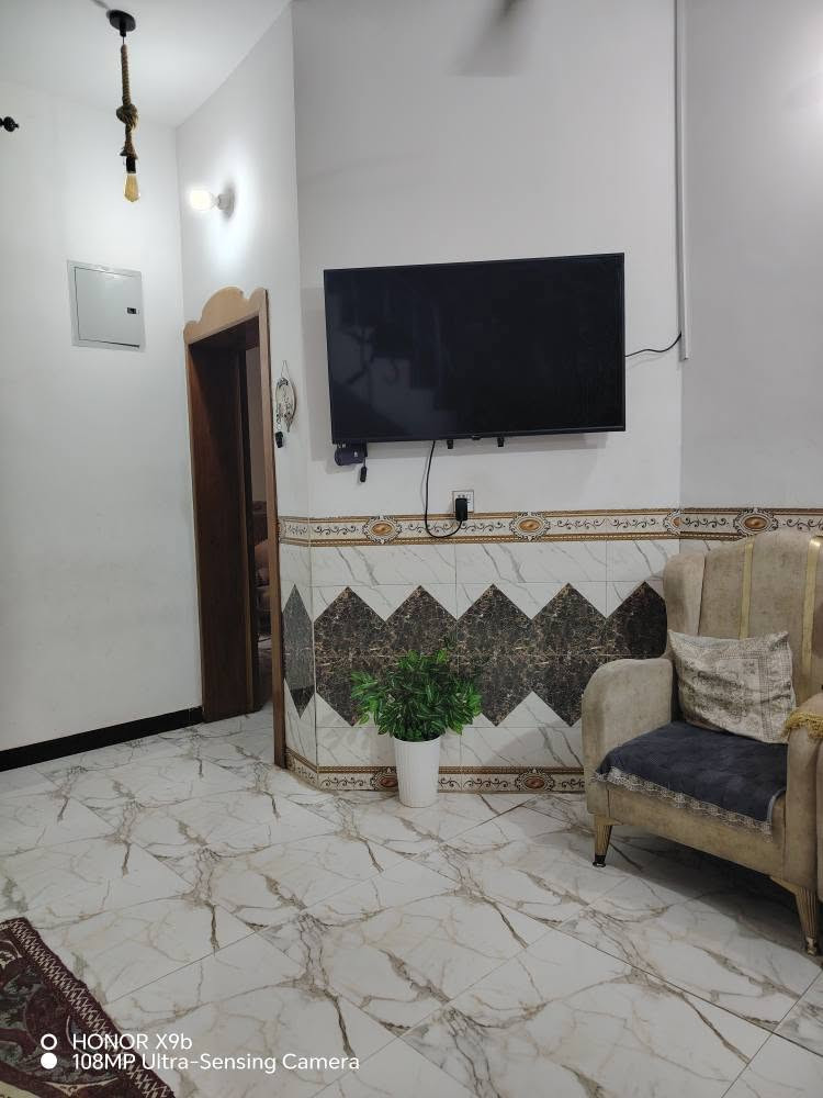 كربلاء/١٠٠م طابقين موقع ممتاز قريب عل شارع التجاري والمولات  والصيدليات والأسواق الغذائيه يبعد عن شارع تجاري وخط باب الحسين كوسترات ((٦٠متر)) فقط ..بناء طابوك جمهوري كونكريت مسلح واجهه ١٢ متر ونزال ٨م ..يتكون من
♦️ الطابق الأول /غرفه نوم صاله ومطبخ  واستقبال وصحيات ومنور داخلي وخارجي شغل درجه اولى كل البيت
♦️ الطابق الثاني غرفه نوم كبيره سويت مع حمام صحيات وسطح ..
♦️ شارع عرض ٧متر خدمات مجاري متوفره ..
♦️ العنوان /حي الأمين شارع الحر خلف مجمع همسه للإلكترونيات مباشرتآ
♦️ طابو زراعي سند ٢٥ إقرار محكمه من المالك مباشرة والتفاوض  مع صاحب البيت مباشر
♦️ سعر ١٢٥مليون قابل للتفاوض وبي مجال  علما ان تفاوض مع صاحب البيت مباشر
♦️ للاستفسار اكثر مكتب الأوس للعقار ابو سجاد*********** ابو وائل *********** بيع نقدا ..فقط ..قابل للتفاوض .. كربلاء, العراق
