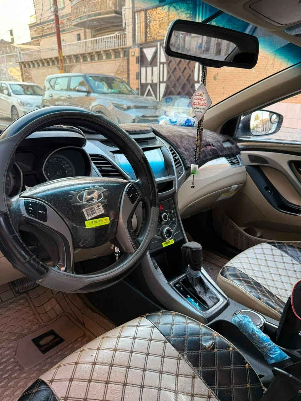 السلام عليكم النترا ٢٠١٥ خليجي مال الشركه مكفوله عدا بارد شبر بالبنيد وبيه حالوب كلش قليل حداديه تبريدمكينه ١٨٠٠كير تخم تاير تحويل ثاني يوم كله جديد بااسمي السياره  رايدها ١٢٢ ورقه وبيها مجال 
***********

