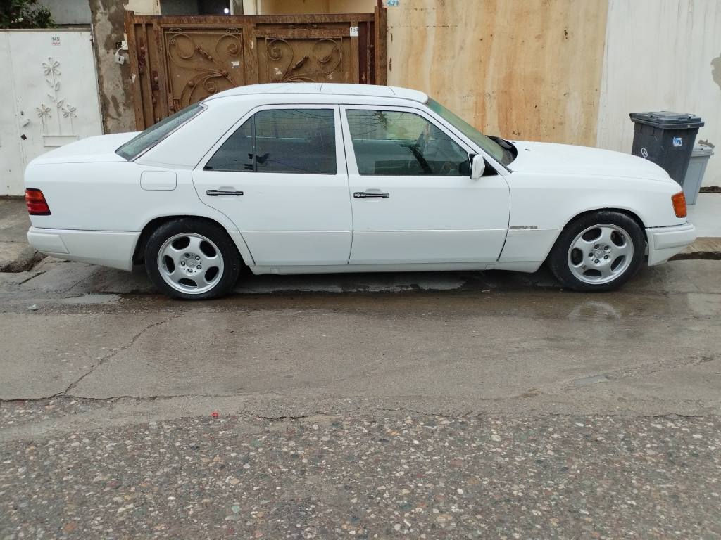 مارسیدس دب یانی کوپەیی 1987
گێر و مەکینە بەشەرت 
تەبرید گەرم و سارد 
سەنەوی پلاستیک ئەسلی لەگەلە ئەوەلیات و مەدەنی و دزیاری قەرداری بەشەرت
سلایت و دوو جام کارە با چوار تایەیی نوی 
سەیاریەکە مەکینەی بطەی 2.5 دیلکۆیە
داخیلیەکی جوان سماع و ئیمپی فایەر(JBL)
مەسروفیکی باشی بۆ کراوە هەموو زانیاریەکم نوسیوە تکایە گەر مشتەری نیت کات بە من و خۆشت مەکوژە شوێن (هەولێر) أربيل, العراق


**إذا كنت صاحب هذا الإعلان وتريد حذفه لأي سبب، رجاءا أرسل رسالة إلى الدعم الفني**