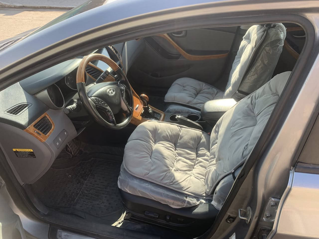 السلام عليكم    الانترا   وارد امريكي موديل ١٤. فول مواصفات بصمة. فتحة تحكمات استيرن كشن كهرباء   شاشة تاب كامرة السيارةفول  سنوية وهزة جديدة قبل أسبوع بيها بيها باب وجاملغ مبدل 
لغود وشواصي تكم مكفولات 
السعر ٩٢وبيها مجال حك الجية مستعجل على بيعتها
العنوان واسط صويرةاستفسار على الرقم ***********غير متواجد على الفيس
