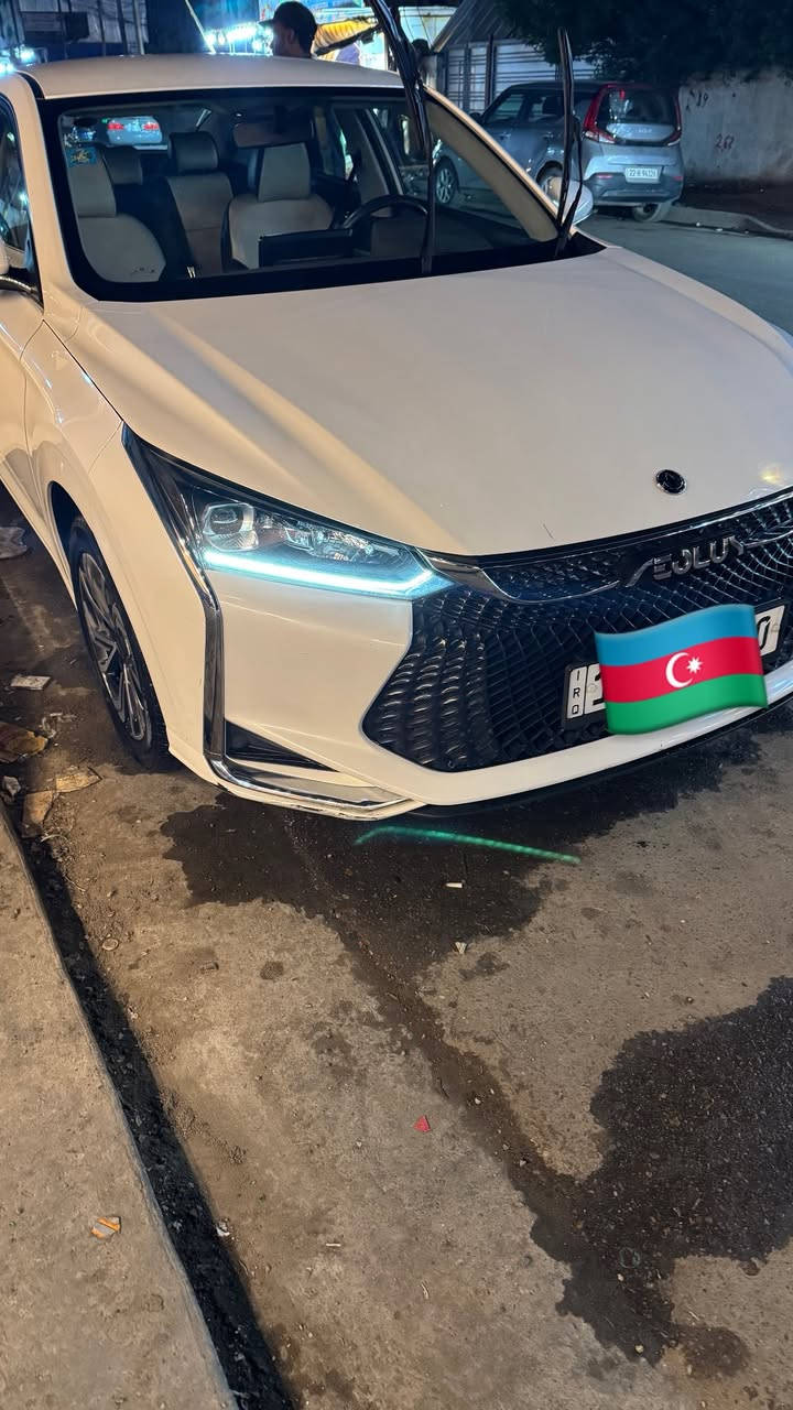 السلام عليكم سيارة دونغ فينغ شاين A30 موديل 2023 السيارة ماشية 61 يعني زيرو بيها طخات خفيفة والدعامية الأمامية شگ صغير 
السيارة تخبل واقتصادية الرقم بغداد الجديد (الإنجليزي ) سعرها 97 ورقة سنوية ب اسمي  بغداد 
***********
