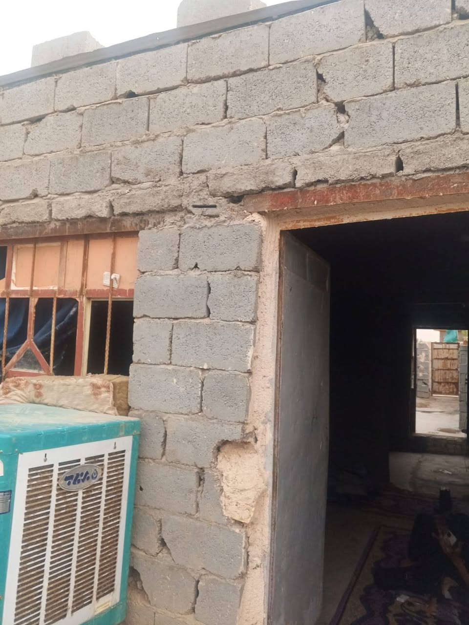 بيت للبيع 100متر  حي الشهداء على طريق ابو جاسم   بلوك سنتويج غرفه ومطبخ وصحيات السعر 8ونص مليون عنوان مكتب  السعدي للعقار بابل المسيب على طريق ابو جاسم قرب حي النوار مقابيل فرن صمون *********** واتساب
