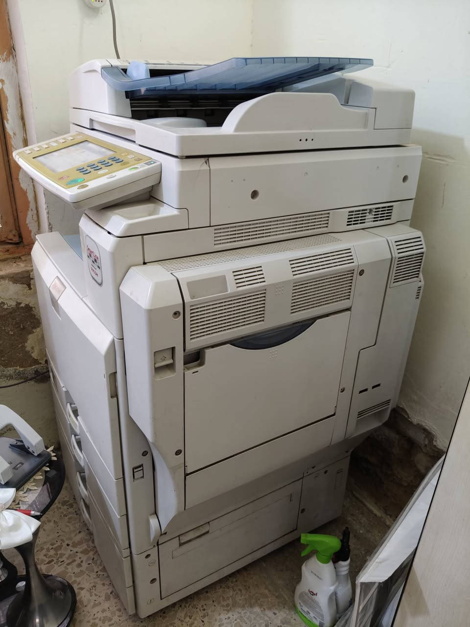 السلام عليكم عندي طابعه جحم كبير للبيع تستنسخ وجهين والاحبار باودر السعر ٦٠٠ وبيه مجال أو مراوس الاسم الطابعة smart line Ricoh يوجد خدمة توصيل


**إذا كنت صاحب هذا الإعلان وتريد حذفه لأي سبب، رجاءا أرسل رسالة إلى الدعم الفني**