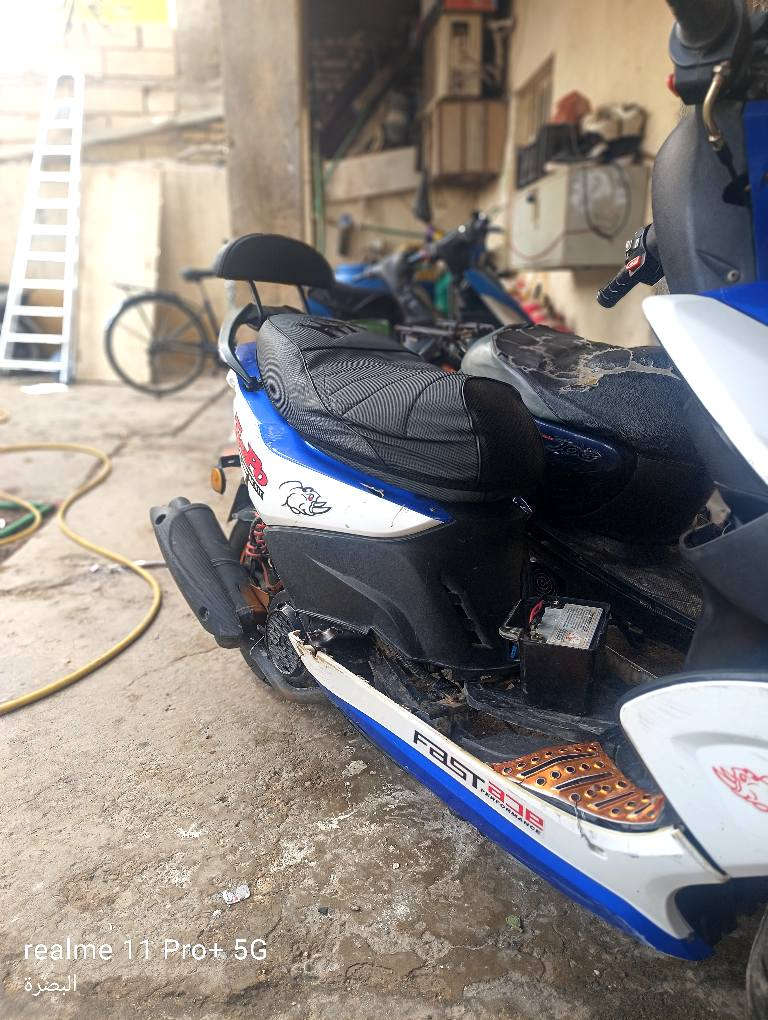 ماكس مضلع صيني للبيع 
دراجه ماتشتغل ماعرف شنو بيها ابيع كوم حديد  السعر 200 مكاني البصره شارع الوفود 
كزوز مكسور + هندر مابيها 
الدراجه مجفته مره وحده + كلشي شغال بيها كهربائيات البصرة, العراق


**إذا كنت صاحب هذا الإعلان وتريد حذفه لأي سبب، رجاءا أرسل رسالة إلى الدعم الفني**