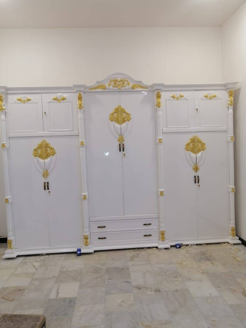 وفيات طول 3 متر تسكام
وكناتير حسب الطلب شغل تسكام العنوان طريق البدعه معرض هيام علي 
***********
