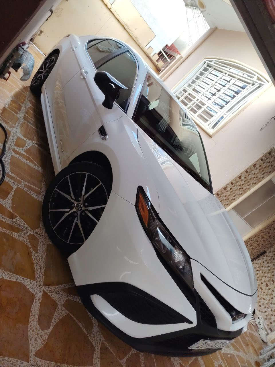 للبيع كامري موديل 2021 Seموصفات ال Seمعروفه السياره كلين تايتل كابون بانزين ماشيه 97mil مكان السياره حي الملاين الثانيه
*********** 
***********
