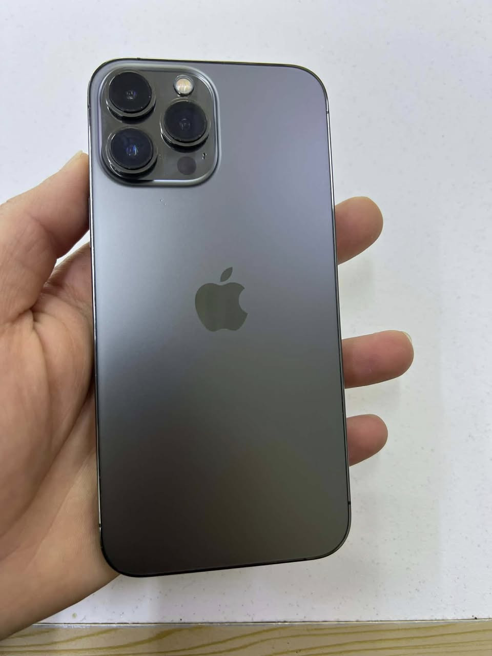 آيفون ١٣برو ماكس 
الذاكرة ١٢٨ 
نورمان مامفتوح بلادي 
بطاريه ٨٥ بلادي 
تك سيم
نموذج M
السعر ٦٢٥
العنوان الموصل الايسر حي الوحده 
اتصال ***********
