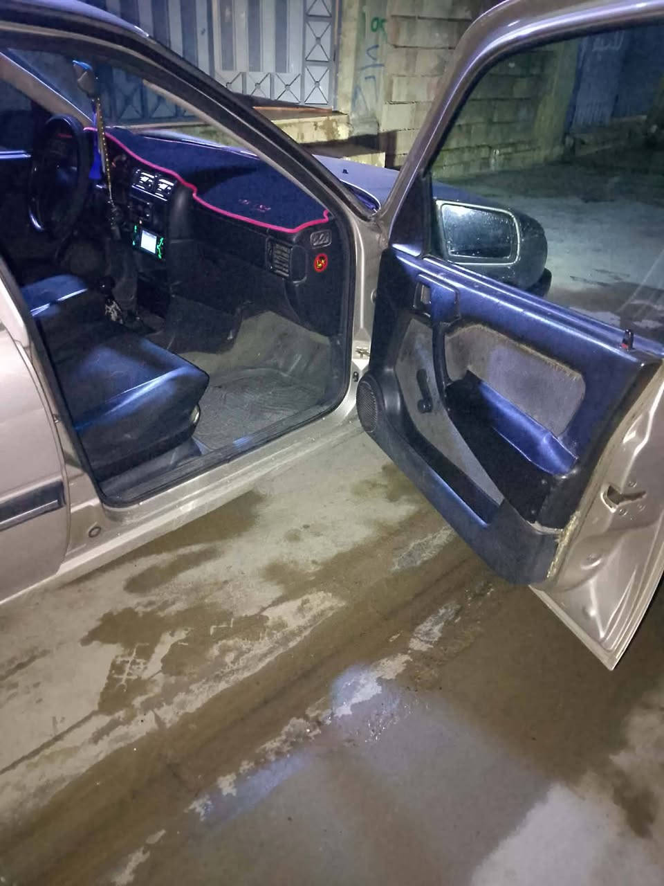 من رخصة الادمن المحترم سيارة فكترا حجم 18 جنطة رقم الماني لل 30 لا صرف ولا نفخ سيارة حلوة واحلا من الصور رقم راعي السيارة ‏‪0781 494 7625‬‏
