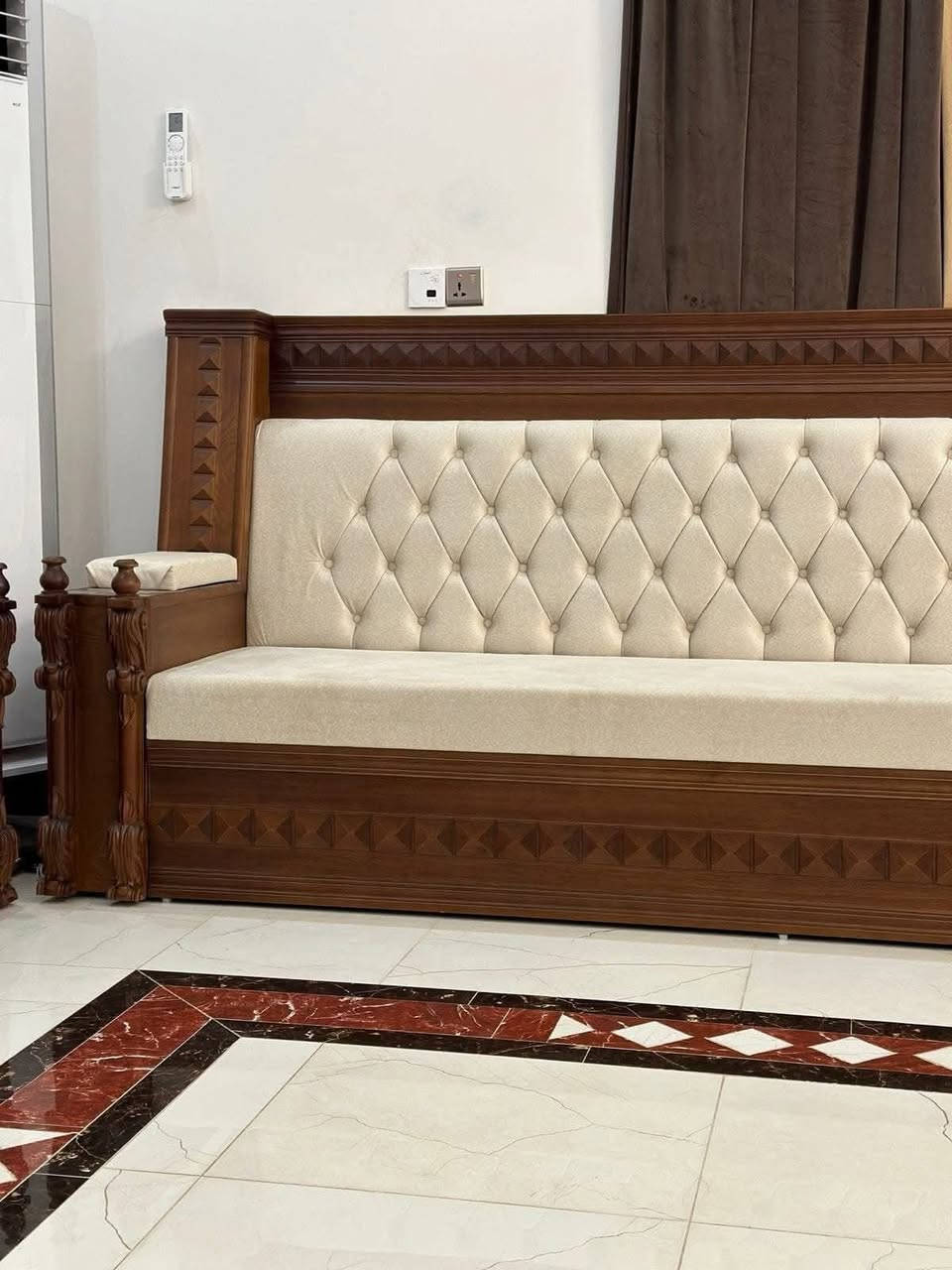 1..سعر متر ديوان #الصاج 175/ نشتغل قسط بدون تحميل 
2..سعر متر ديوان #المودرن 100 
 ويقدم معرض بيت الزان  لزبائنه الكرام أحدث موديلاته من الدواويين  الصاج و الملكيه والمودرن  بمواصفات راقيه
 مع ظمان حقيقي لمدة 20 سنه من تاريخ الاستلام  مع طابوريه وكوشات
ملاحظه:: نعمل حسب طلب الزبون من تغيير لون القماش وحسب القياسات الزبون ولدينه كادر يذهب لمنزل الزبون لاخذ القياسات


**إذا كنت صاحب هذا الإعلان وتريد حذفه لأي سبب، رجاءا أرسل رسالة إلى الدعم الفني**