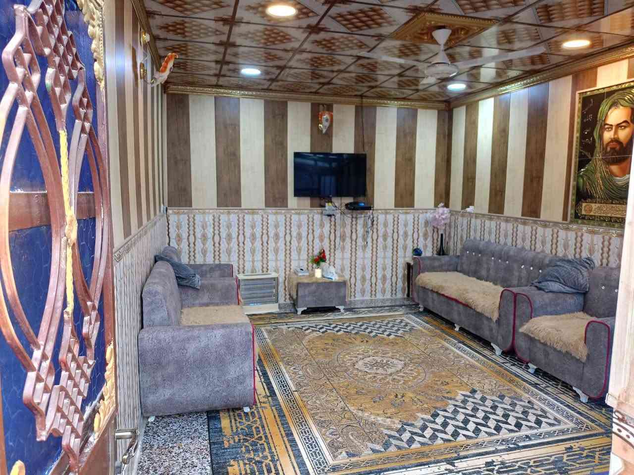 بيت بدايه الحميديه قريب ع الشارع العام.. ‏
البيت طابقين مسلح مساحتة 200 م٢ واجهه 10م نزال 20 م
‏الطابق الاول يحتوي غرفتين نوم /صالة كبيرة/ استقبال/ مطبخ يحتاج سيراميك فقط/ حمامات عدد 2 / كراج / ترك حول البيت
‏الطابق الثاني يحتوي غرفتين نوم/ صالة كبيرة/استقبال/ مطبخ/ حمامات/طرمه
‏كل طابق الكهرباء مالته منفصلة بوحده..
للاستفسار التواصل واتس أو اتصال
***********
