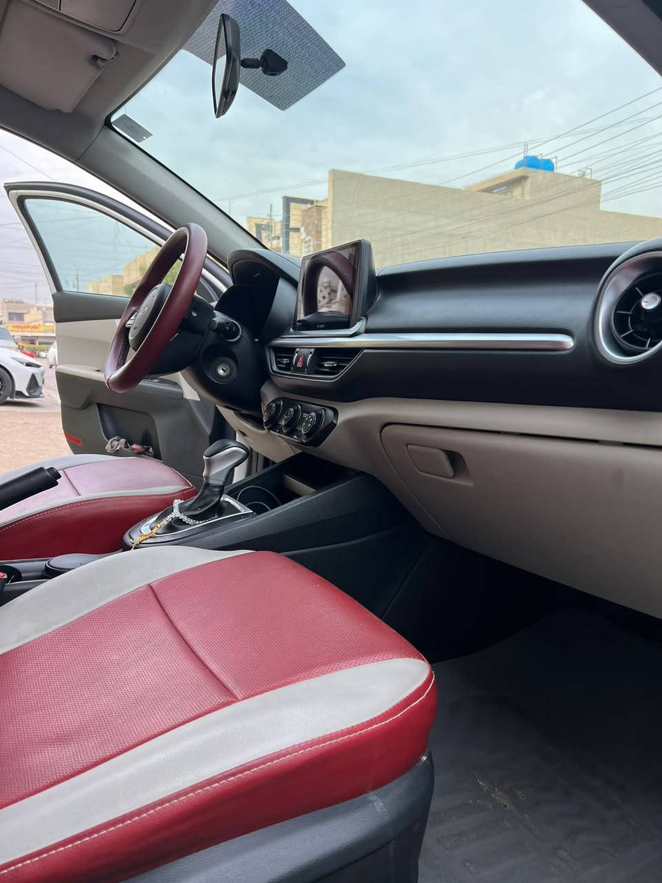 سيراتو 2024 خليجي مكينه 2000
مكفوله كفاله عامه عدى رصعه بالجاملغ الامامي ملاعب بيها موضحه بالصور

سياره مدوشمة ارضيات + كشنات + صندوق جلد اصلي تفصال درجة اولى شاشه + كامره اصليه 

 ماشيه الان 57 الف ( على ايدي من هيه زيرو ) رقم بغداد بأسمي مكاني بغداد حي العدل عارضه 176$ بيها مجال قليل للاتصال ***********
