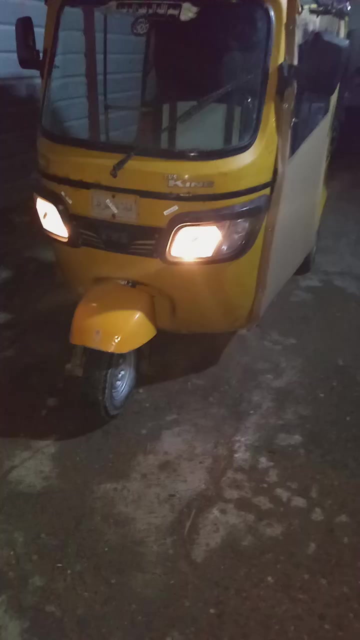 السلام عليكم تكتك موديل 18شهر 11 اوراق كامله محرك جديد تخم تاير دوشمه كهربايات شغاله بدل بيها صفاحيات جدد جاهزه كبل الشارع رايدها 3و500وبيها مجال بصيط العنوان بغداد الدوره ***********
